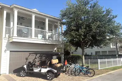 Image de Seasonal Beach Service & New Golf Cart Included! !