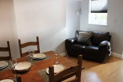 Image de D's Place Close to J30/J31 on M1 - Free Parking - Spacious