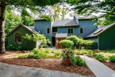 Image de Mountain Condo with Dining and Activities - Walk to Lifts and Golf