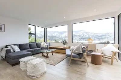 Image de Children's Bay Exclusive - Akaroa