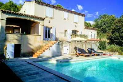 Image de villa en provence/ proche luberon au calme, 4 ch avec piscine privée & jardin