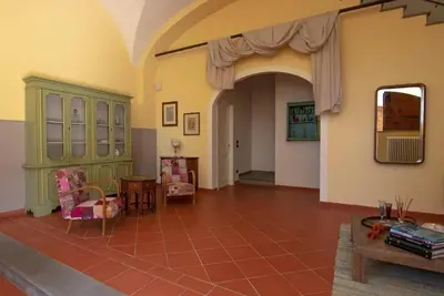 Image de Exclusive house nestled in the Tuscan countryside, between Florence and Pisa, with swimming pool.