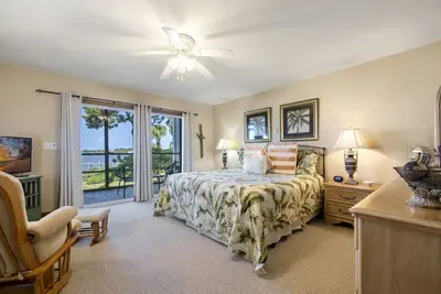 Image de Whitman Point Townhome Unit A is Gulf Front with Sunsets & fishing pier