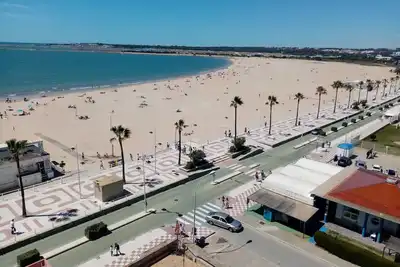 For rent for days or weeks, magnificent apartment, 1st line beach 2 to 4 people
