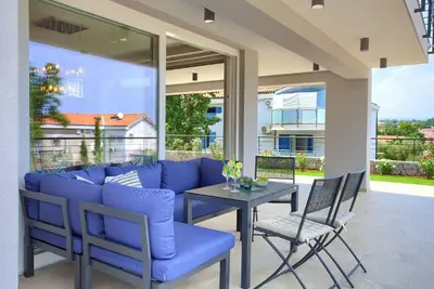 Image de Appartement de vacances Malinska pour 1 - 8 personnes avec 3 chambres à coucher - Appartement de vac