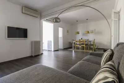 Image de Centric and Spacious. Excellent for Families
