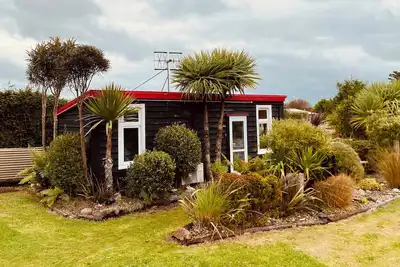 Image de cosy and cute self contained hut