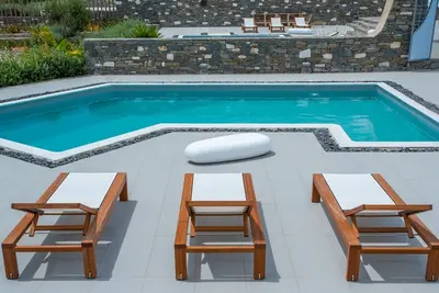Image de Deluxe Paros Villa | Grand Villa | 4 Bedrooms | Wonderful Sea View & Private Pool | Golden Beach