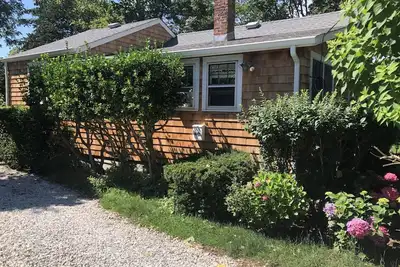 Image de Charming Southampton Village Cottage