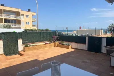 Image de Apartamento con Gran Terraza al Lado del mar