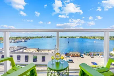 Image de Sunset Relaxation |Modern Apartment| Pool| Gym