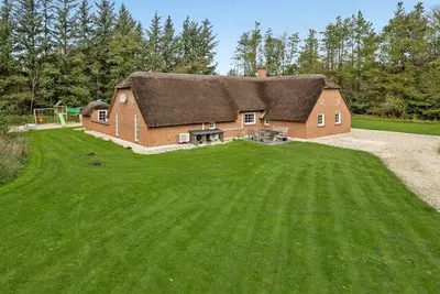 Image de Fantastic vacation home with swimming pool, whirlpool and sauna by the North Sea