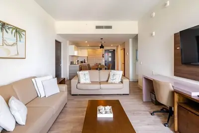 Image de Spacious Hollywood Beach Apartment for 4/5, views