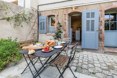 Image de La Petite Provence - Deux Chambres Maison, Couchages 4