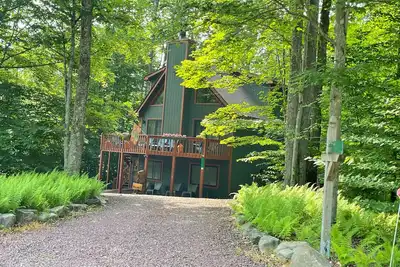 Image de An Ultimate Pocono Lake Retreat Awaits, 3 Level home with 4 Bdr, 5 beds & 3 Baths