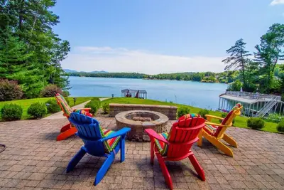 Image de Serene lakefront property on Nottely Lake in North Georgia Mountains