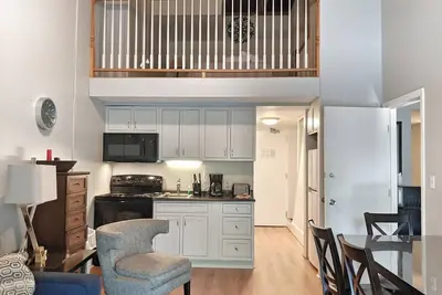 Image de Cedar Lodge 309 One Bedroom with Loft and Full Kitchen!