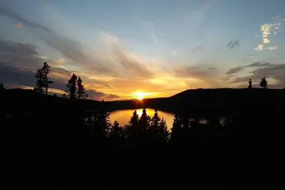 Image de The Lofty Perch. A two bedroom loft with magnificent views of the ocean.