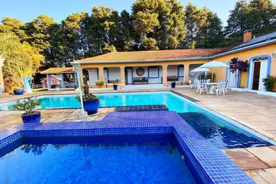 Image de Casa de Campo com Ampla Área de Lazer, Piscina, Mini Campo e Quadra
