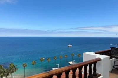 Image de Beautifully Remodeled Premium Ocean View Condo with Fireplace and Golf Cart!