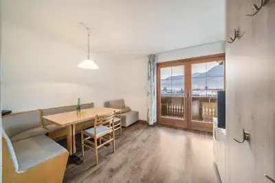 Image de Charmant appartement \"Kammerhof Traube\" avec vue sur les montagnes, Wi-Fi, balcon et jardin