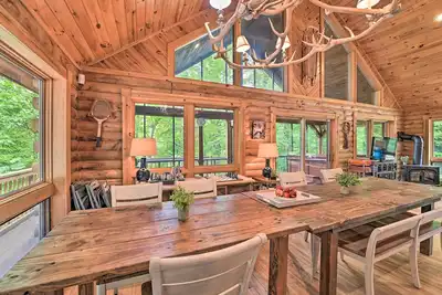 Image de Warrensburg Cabin w\/ Hot Tub: 15 Mi to Lake George