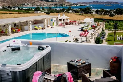 Image de Luxury Paros Villa | 3 Bedrooms | Villa Star | Magical Sea Views & Private Outdoor Jacuzzi | Naousa