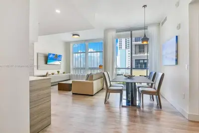 Image de Near Beach| Rooftop Pool| Hot Tub|Broad–walk