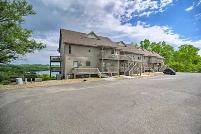 Image de Awesome views of Norris Lake & the Greens at Deerfield from this lakeview condos