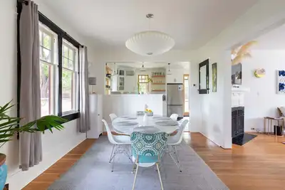 Image de Heritage Modern Farm House~Walking Distance to Baker Street!