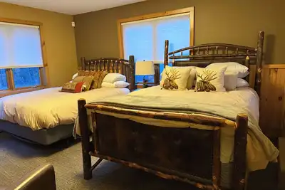 Image de Bolton Landing - walk to town! Come visit any Season!