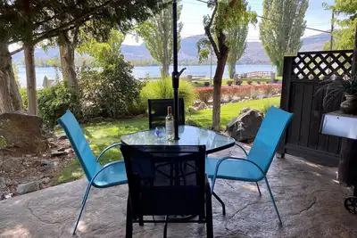 Image de Corner lakefront townhouse, perfect for Snowbirds, golfing, & wine touring