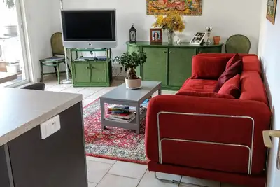 Image de Ste-Maxime apt 2 chbres 55 M210 mn de la plage centre clim wifi terrasse calme