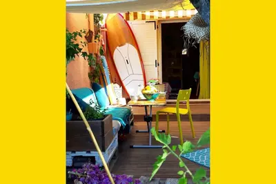 Image de Appartement, jardin, piscine, mer à proximité.