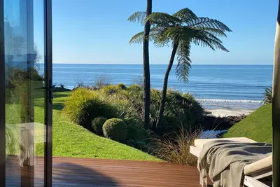 Image de La plage Honeymoon Cottage- Adrift in Golden Bay