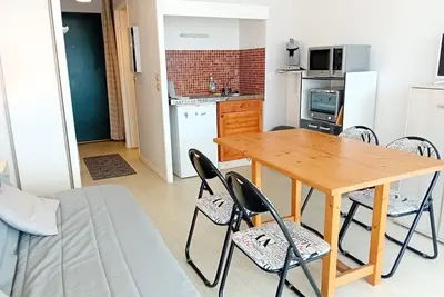 Image de Studio avec terrasse et parking à deux pas des plages