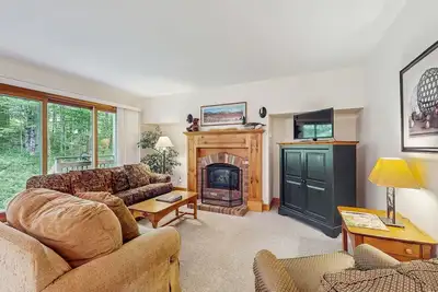 Image de Walk to lifts, Pump House waterpark, golf course & much more