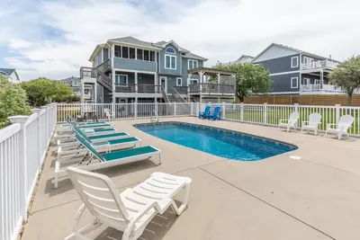 Image de 1517 - Drift Inn, semi-oceanfront Corolla, Nc 7 bed 6. 5 bath, pet friendly, private pool, game room