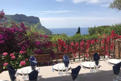 Image de Villa de caractere vue sur mer avec piscine