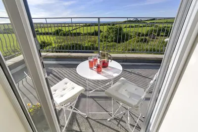 Image de Detached Cottage with Stunning Sea Views