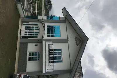 Image de House on cliff