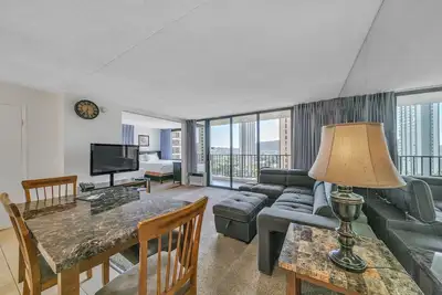 Image de Excellent Diamond Head View Condo - Remodeled, Free Parking!
