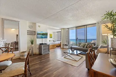 Image de Beautifully Renovated 32nd Floor Deluxe Ocean View Waikiki Condo