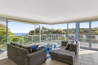 Image de Caprica - Wifi & Shortcut To Fairhaven Beach/Surf Club