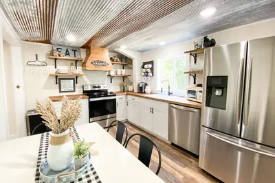 Image de TheBarnhouse: Secluded•Ride2Trails•PetFriendly•GameRoom• MountainRetreat•FirePit