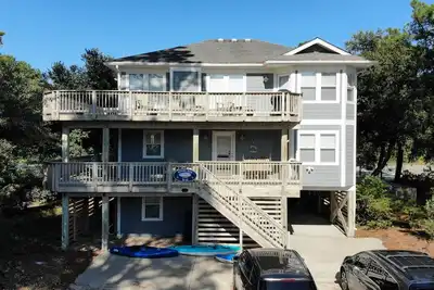 Image de 6 bed/4 bath Corolla Light Resort home