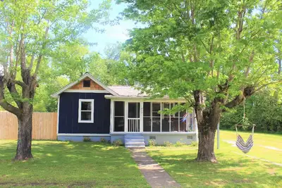 Image de Forest Access - Hike/Bike Paradise - 5 min to Brevard - Walkable to Restaurants