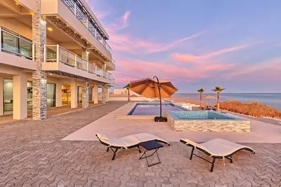 Image de Luxury Beachfront Six Palms Villas # 4