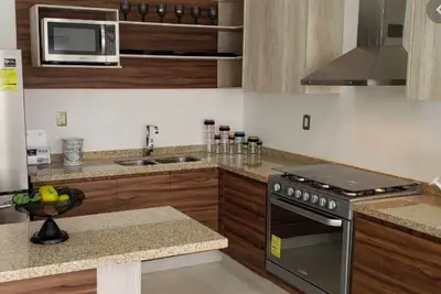 Image de excelente casa cerca del bulevard