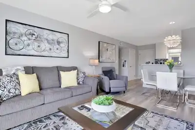 Image de Old Town Oasis|Modern Condo+Amenities|Pool Access